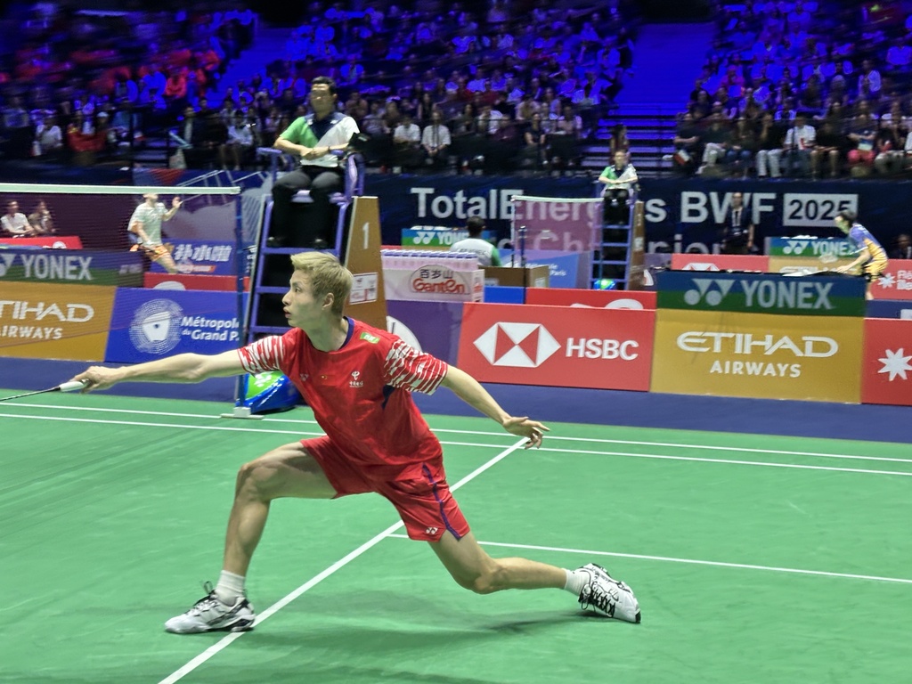 再次站到了 再次站到了